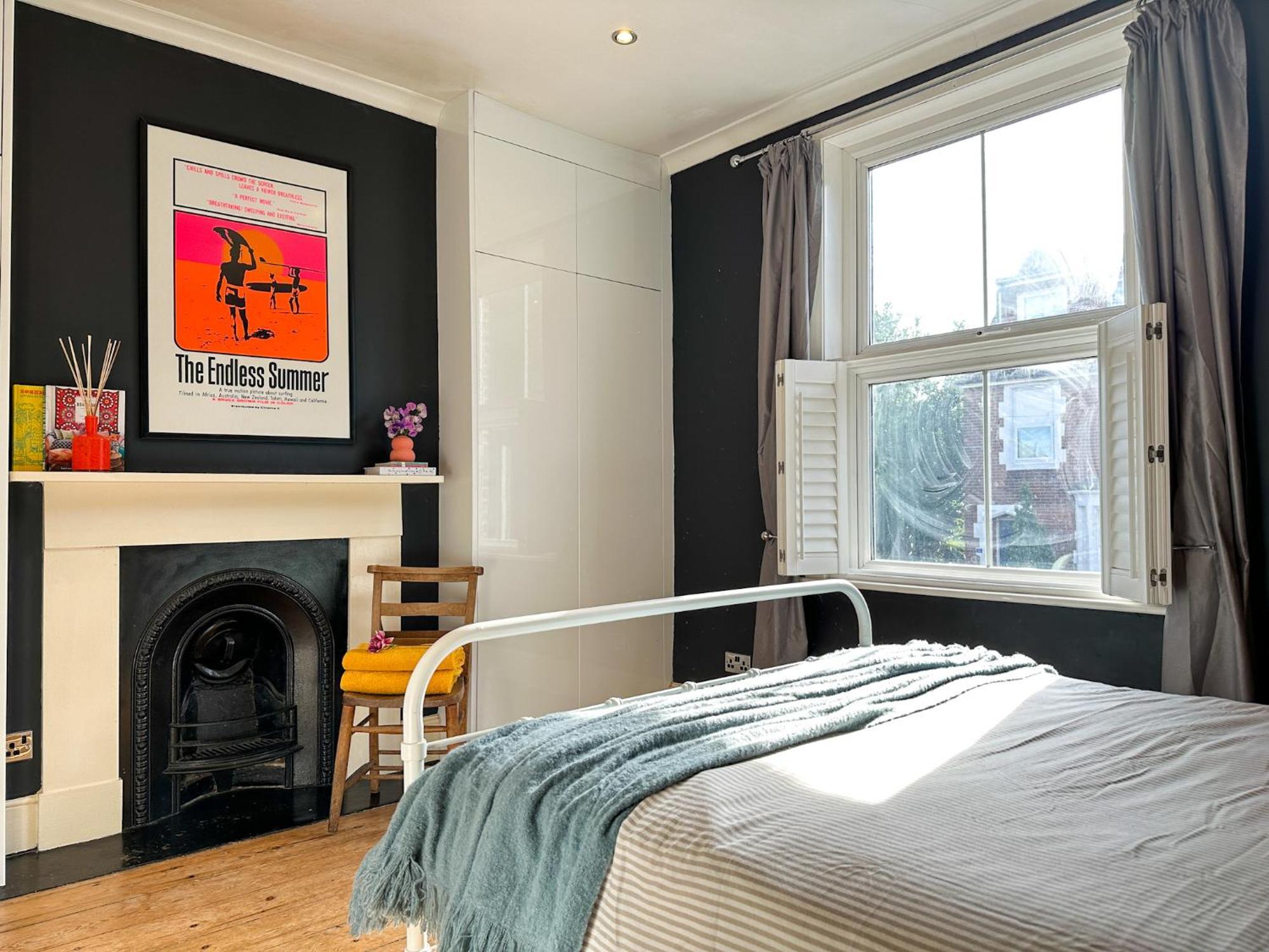 Holiday home New Spacious Family With Parking & Garden - Sleeps 6 - Perfect For Families *