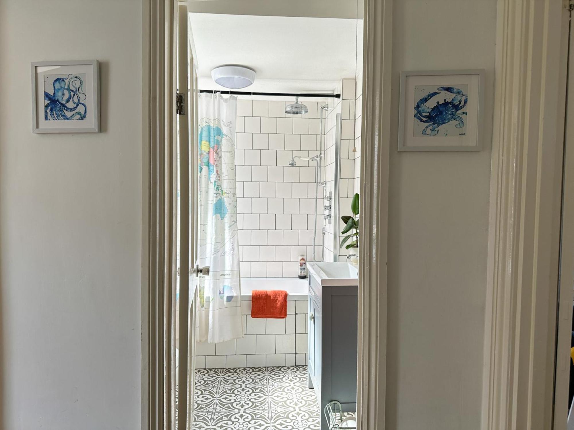 New Spacious Family With Parking & Garden - Sleeps 6 - Perfect For Families * Canterbury