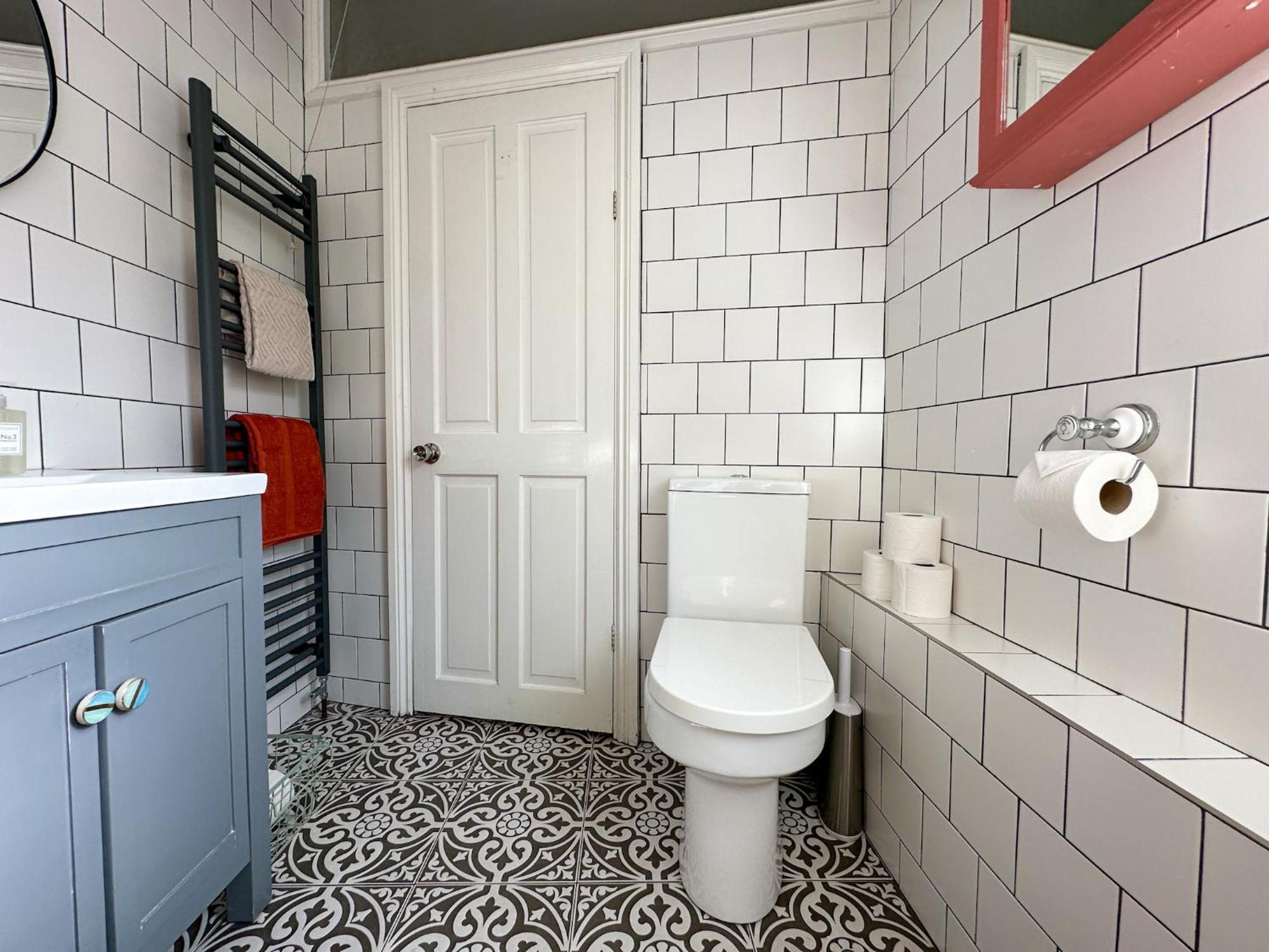 Holiday home New Spacious Family With Parking & Garden - Sleeps 6 - Perfect For Families Canterbury
