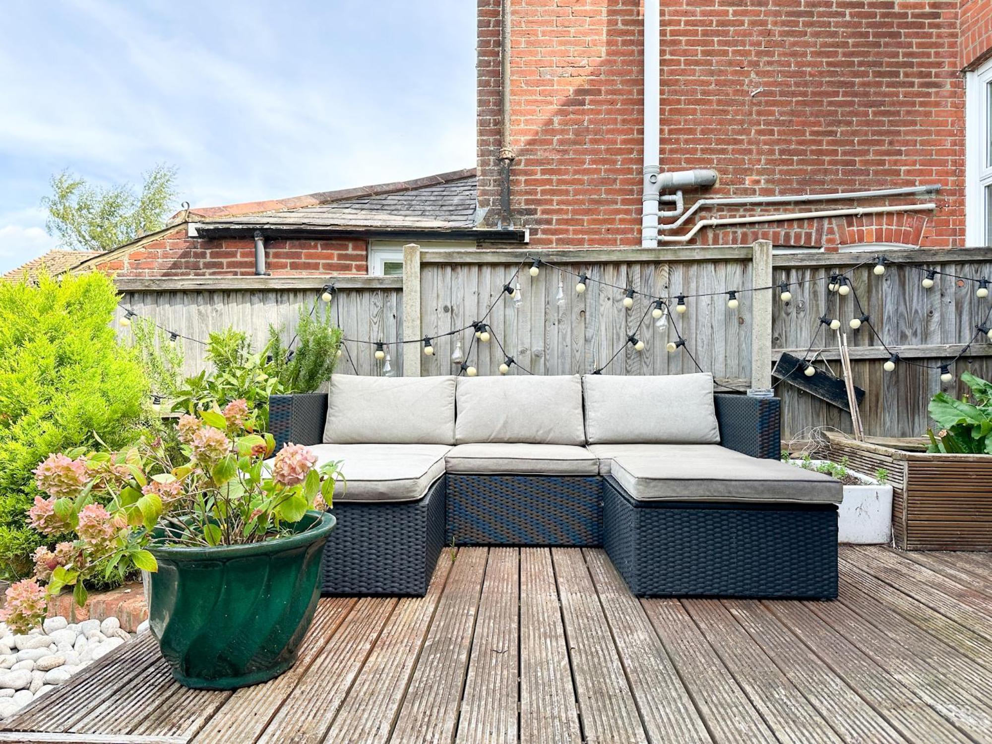 Holiday home New Spacious Family With Parking & Garden - Sleeps 6 - Perfect For Families *